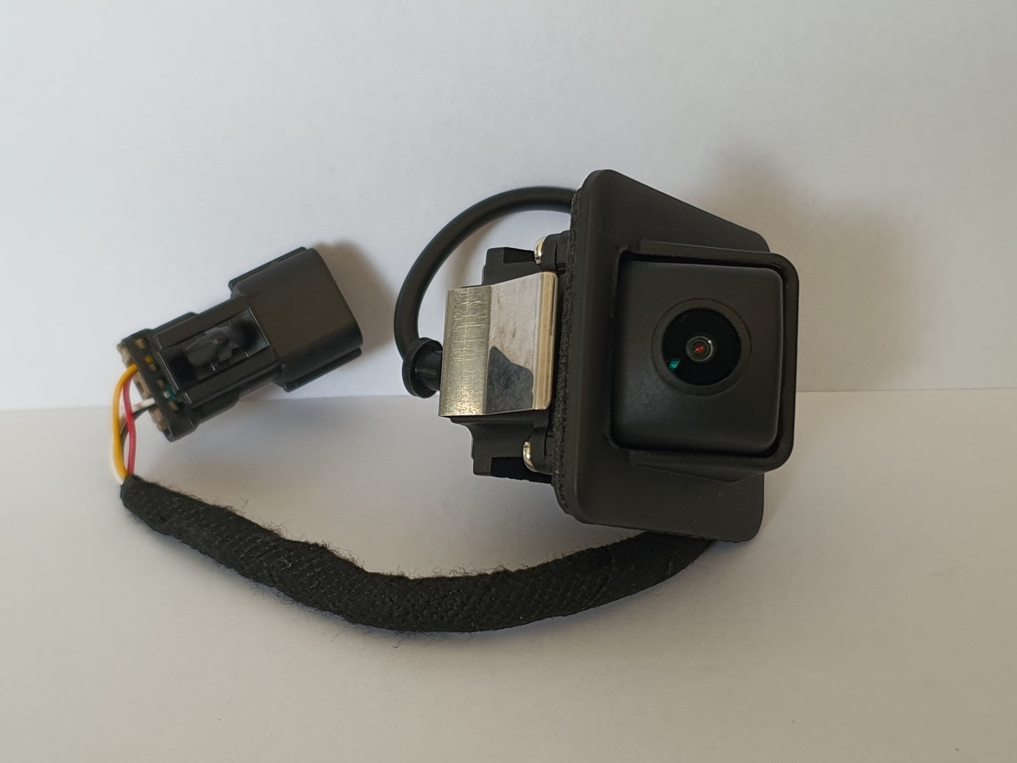 OEM-Fit Rear View Camera For Hyundai (95760-A6100)